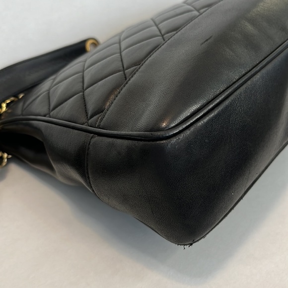 SOLD! Chanel Quilted Lambskin CC Tote - Picture 4 of 16